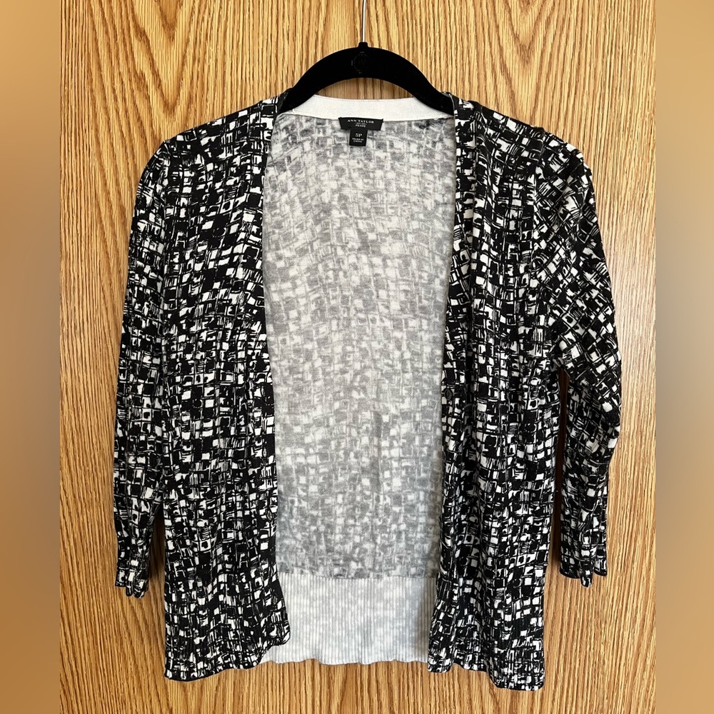 Ann Taylor cardigan black and white